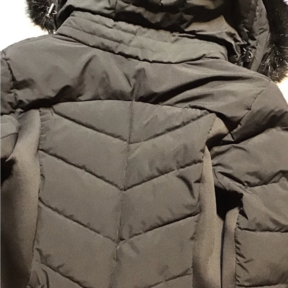 Michael Kors Black Puffer Jacket with Faux Fur Trim - Picture 4 of 6